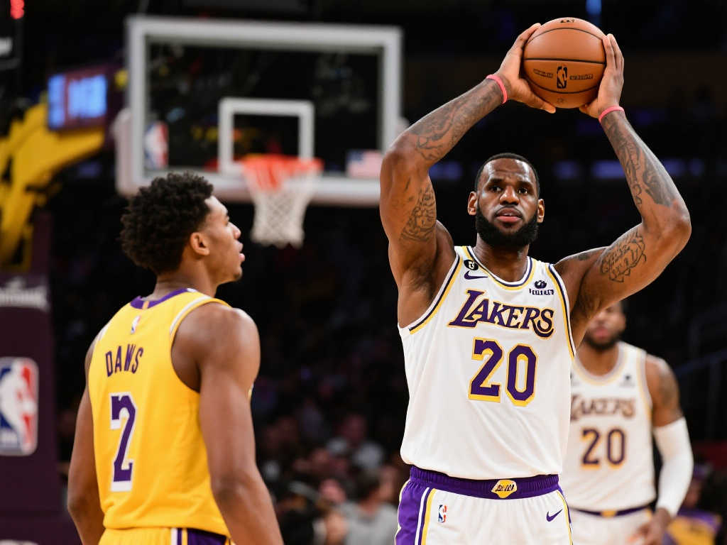 更在國際足 更在國際足